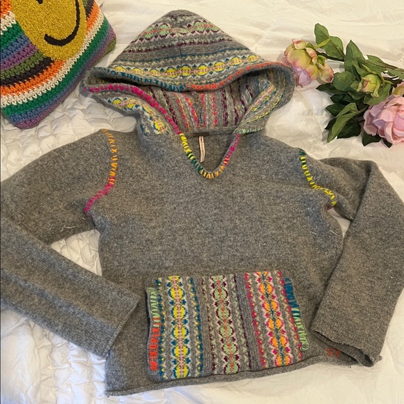 Free People Sweater 🐣🐰with Multicolor Accents - Picture 2 of 10